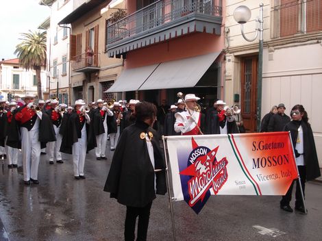 Ingrandisci la foto